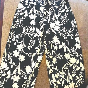 Wide leg petite bi floral color pebble knit pants